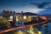 大连海事大学校园图片 西教二夜景 太美了！！